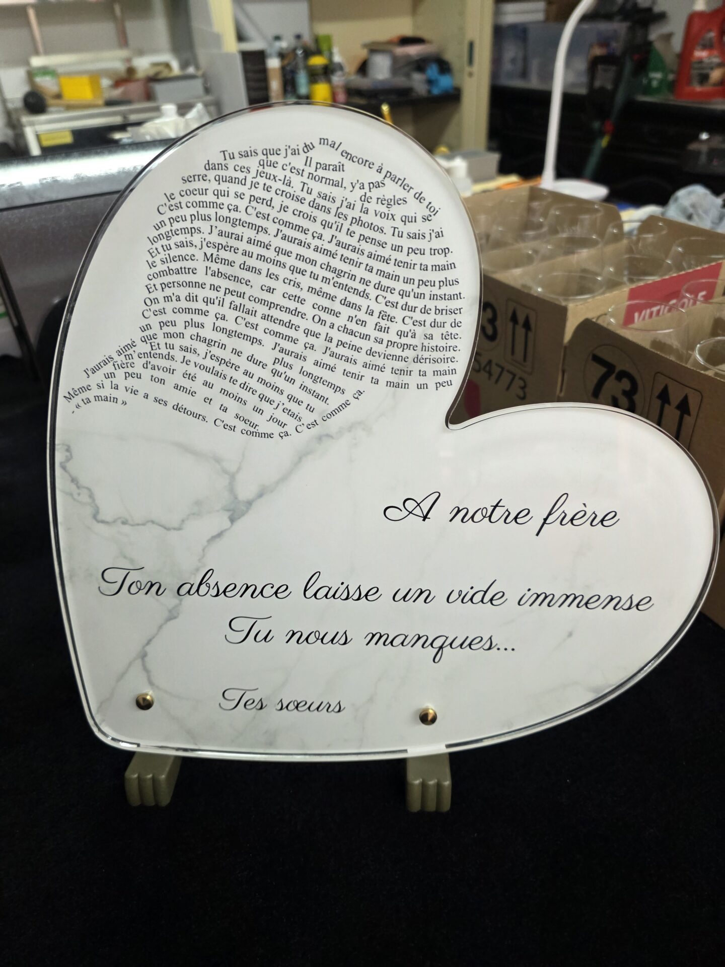 Hommage en plexiglas personnalisé sur mesure